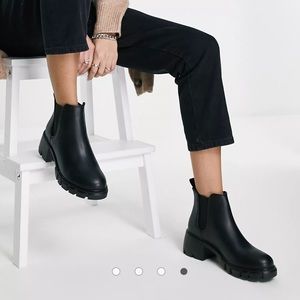 ❌SOLD❌Steve Madden Howler Chelsea Boot